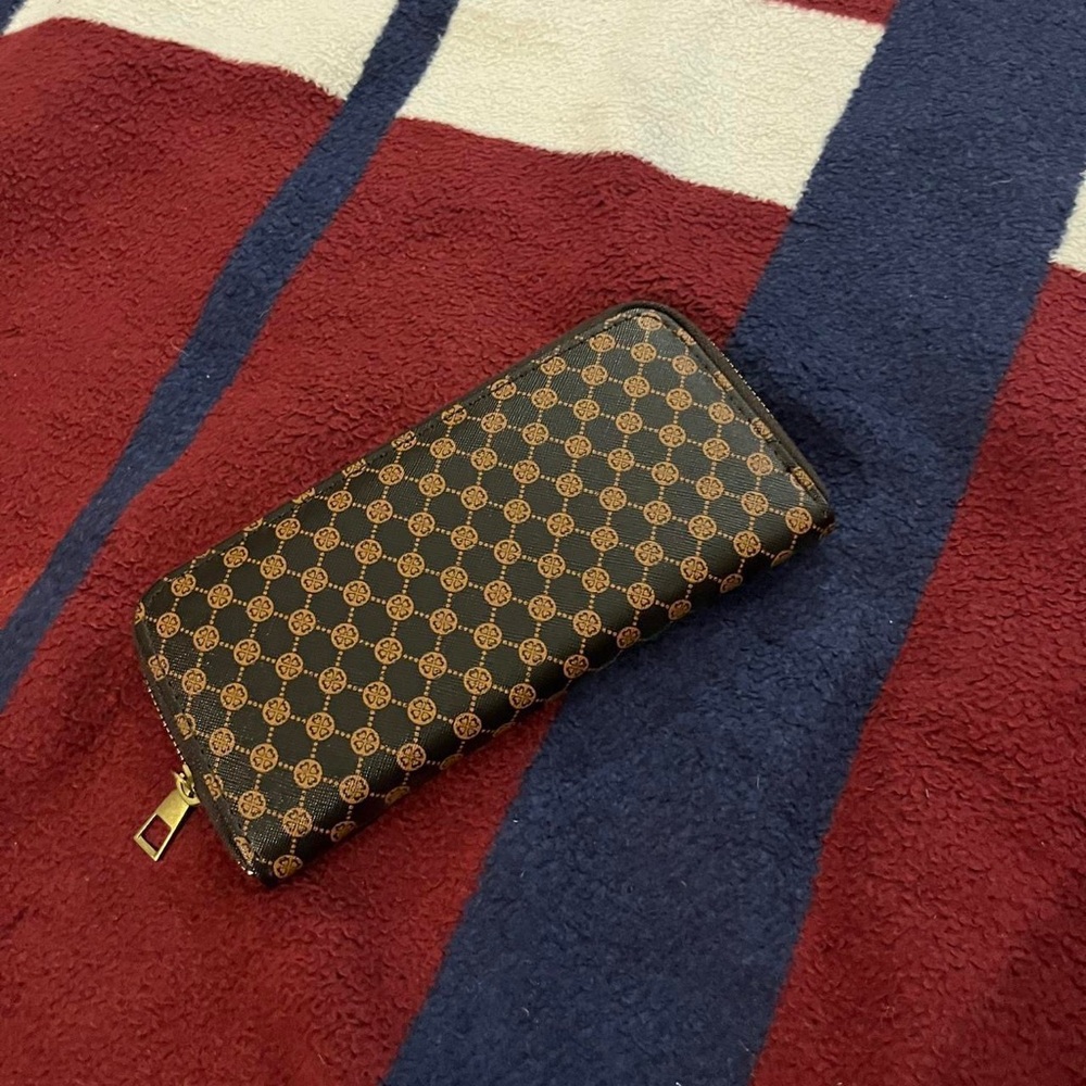 Retro Geometric Pattern Long Wallet Zipper Clutch NWOT brown